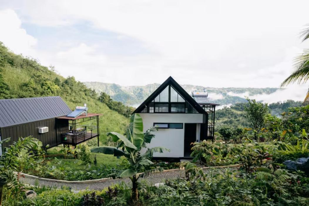 Grey Rock Mountain Cabin W/ Jacuzzi Balamban Luaran gambar